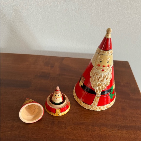 Nesting Santas (3) - Picture 3 of 7